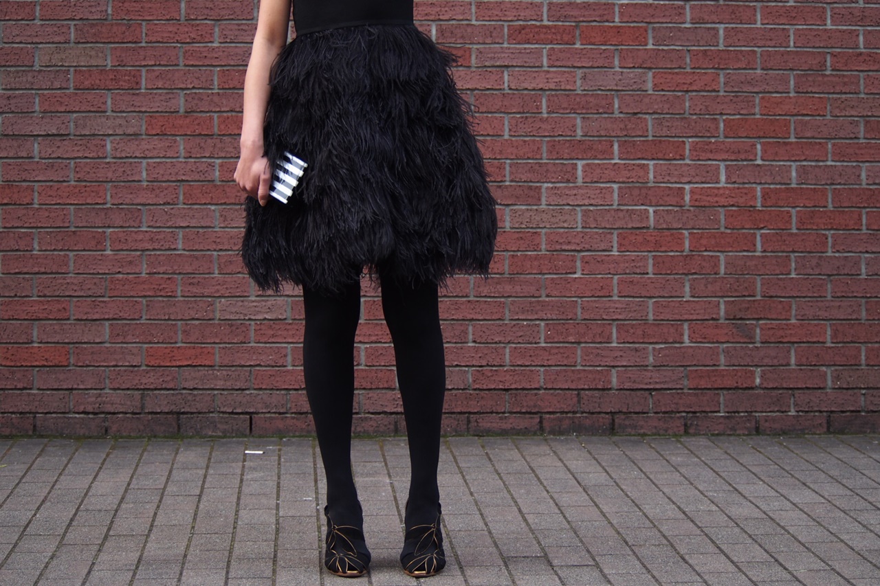HAUTEでレンタルできるおしゃれなブラックドレスはモーガン・ル・フェイ(Morgane Le Fay)